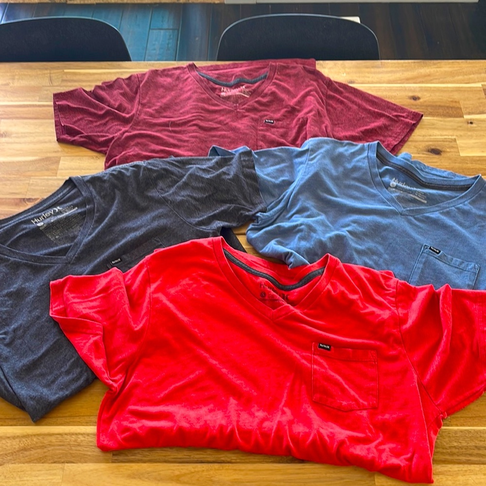 Hurley V-Neck pocket tee bundle